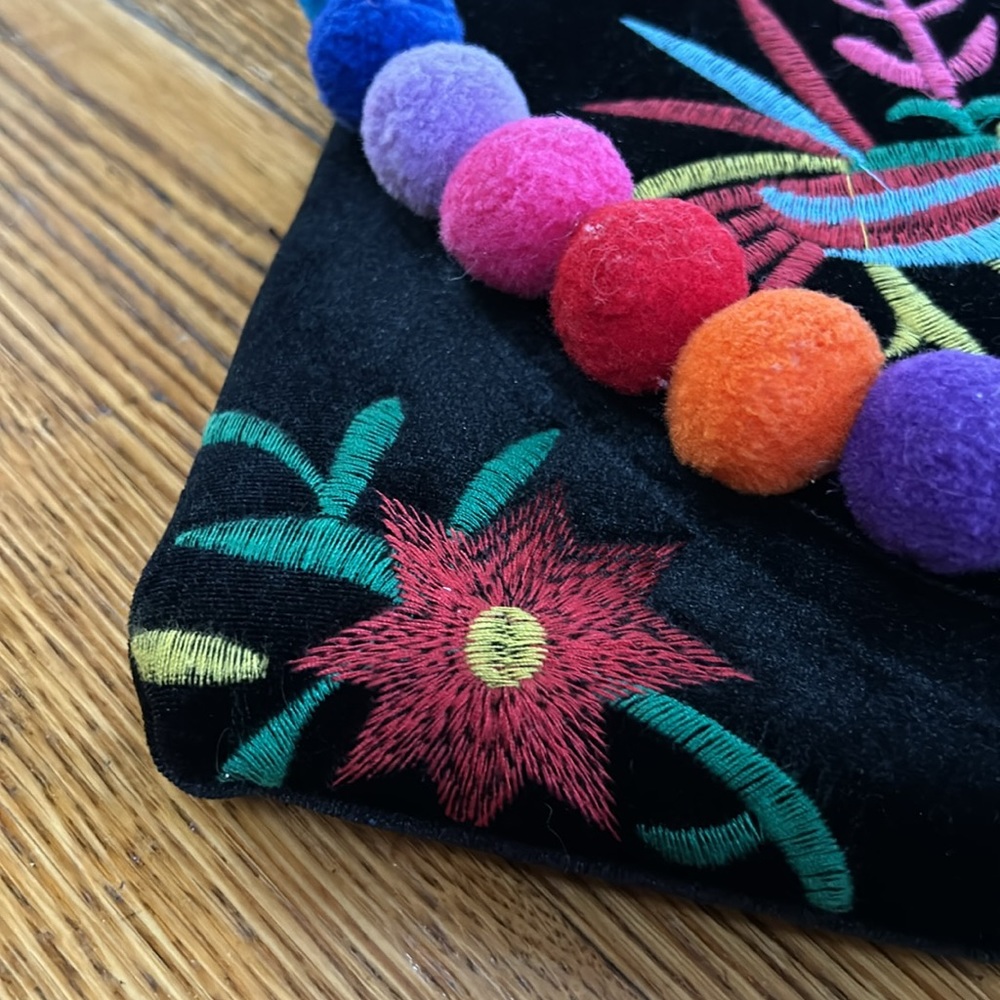 Black velour shoulder bag, chain strap, embroidered and pompom details. - Picture 10 of 12